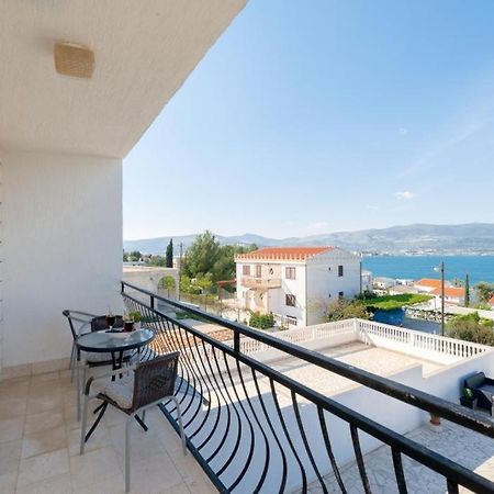 Ferienwohnung In Arbanija Mit Meerblick, Balkon, Klimaanlage, W-Lan 5137-1 Trogir Bagian luar foto