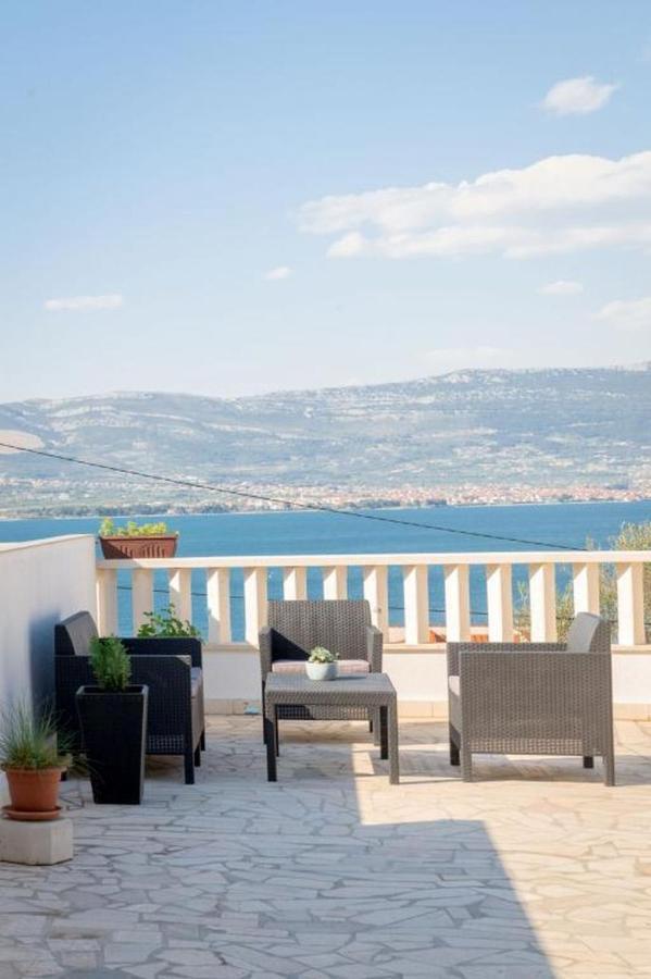 Ferienwohnung In Arbanija Mit Meerblick, Balkon, Klimaanlage, W-Lan 5137-1 Trogir Bagian luar foto