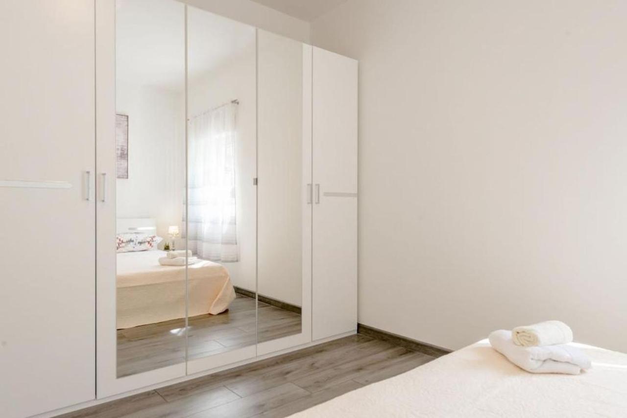 Ferienwohnung In Arbanija Mit Meerblick, Balkon, Klimaanlage, W-Lan 5137-1 Trogir Bagian luar foto