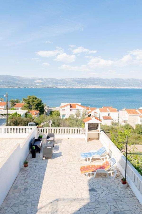 Ferienwohnung In Arbanija Mit Meerblick, Balkon, Klimaanlage, W-Lan 5137-1 Trogir Bagian luar foto